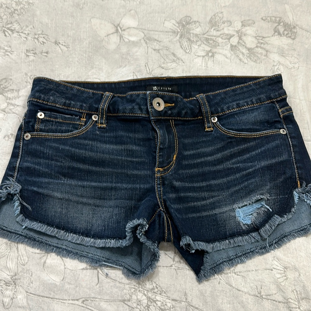 15 | Fifteen Shorts - Size 28